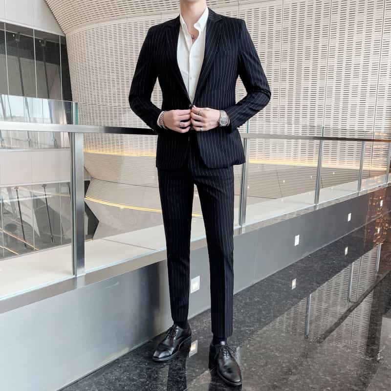 Men's 2 Piece Striped Suit in Navy Blue Black